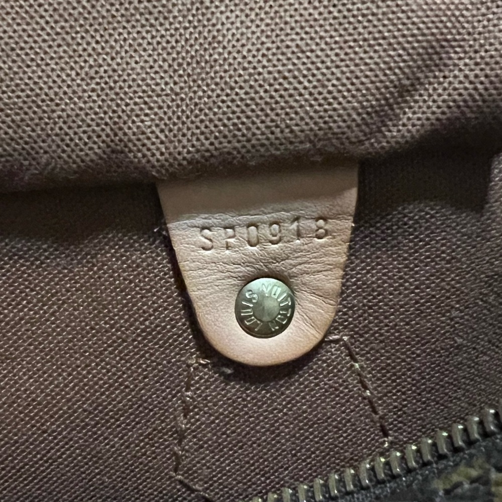 Authentic LOUIS VUITTON Monogram Speedy 30
Hand Bag - Picture 4 of 16
